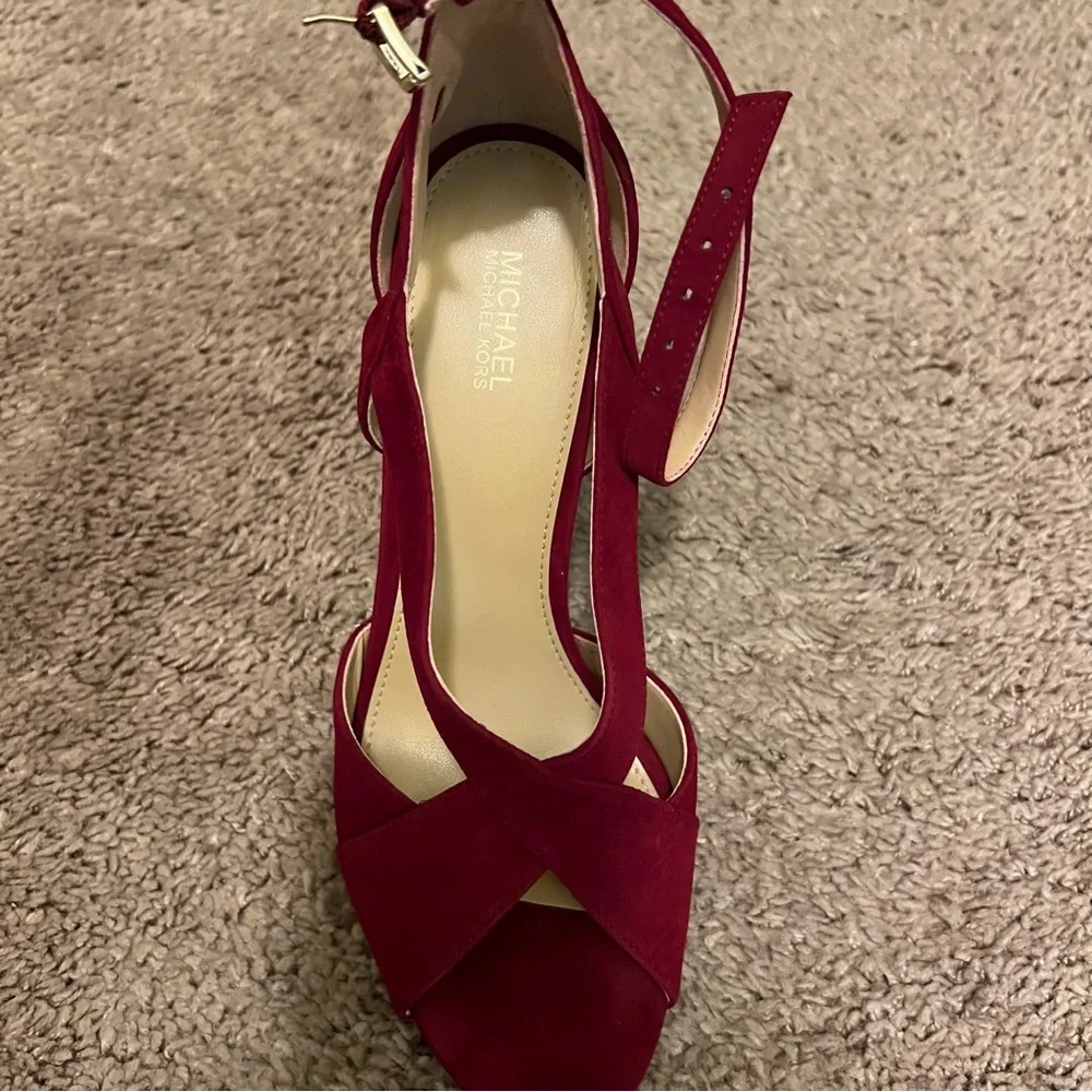 MICHAEL KORS BECKY ANKLE STRAP HEELS - Picture 5 of 7